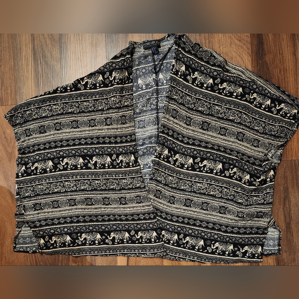 NWOT Forever 21+ 1X Short Sleeve Open Cardigan in Black & Cream Elephant Print